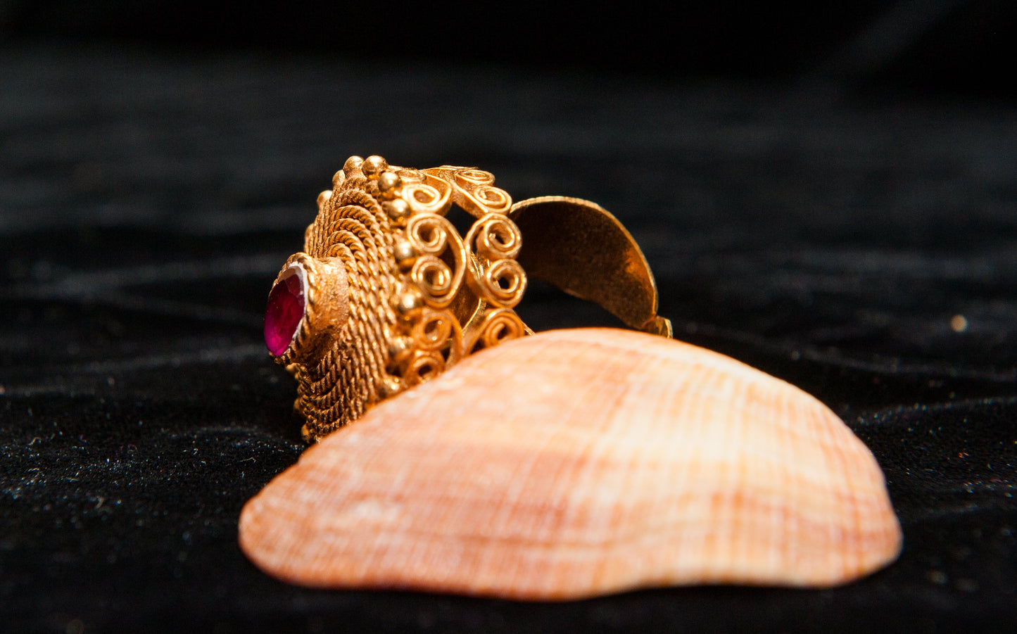 Shellfire Grace-Kundan Ring
