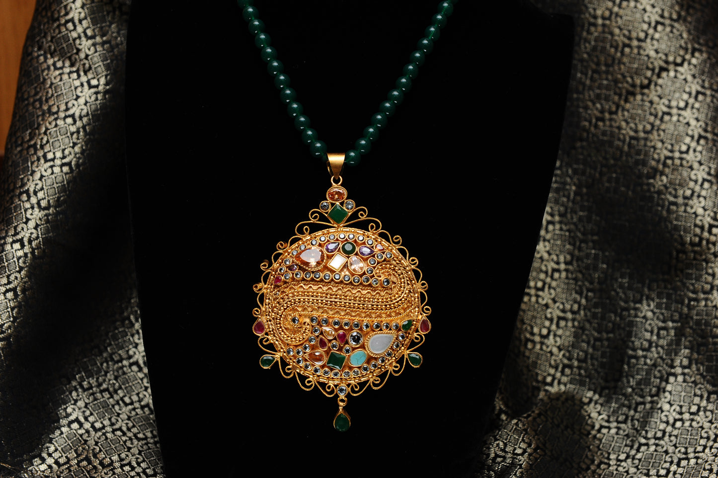 Regal Harmony Pendant Necklace-Kundan