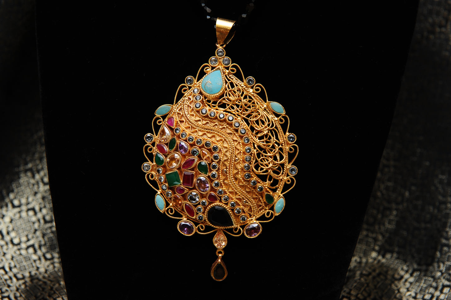 Noor Eclipse Pendant Necklace-Kundan