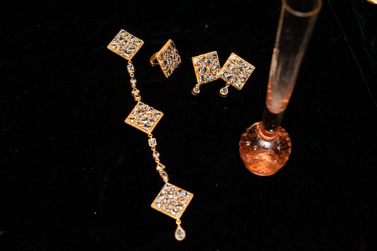 Crystal Square Ensemble-Kundan