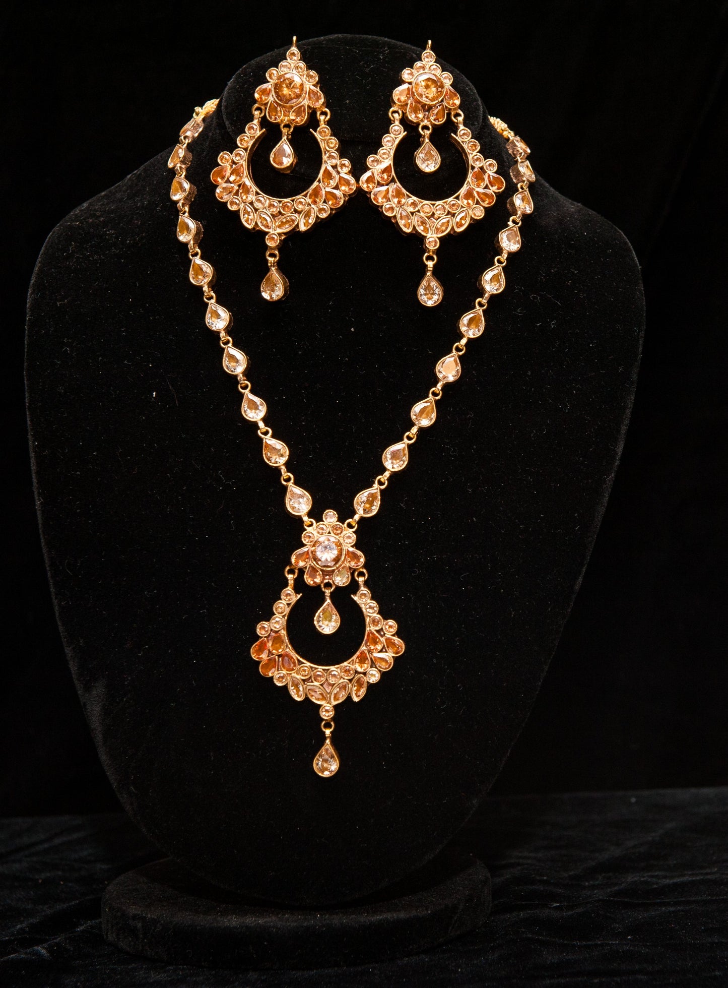 Teardrop Harmony Set-Kundan
