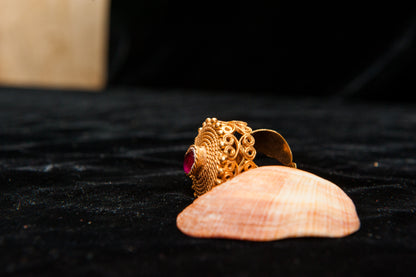 Shellfire Grace-Kundan Ring