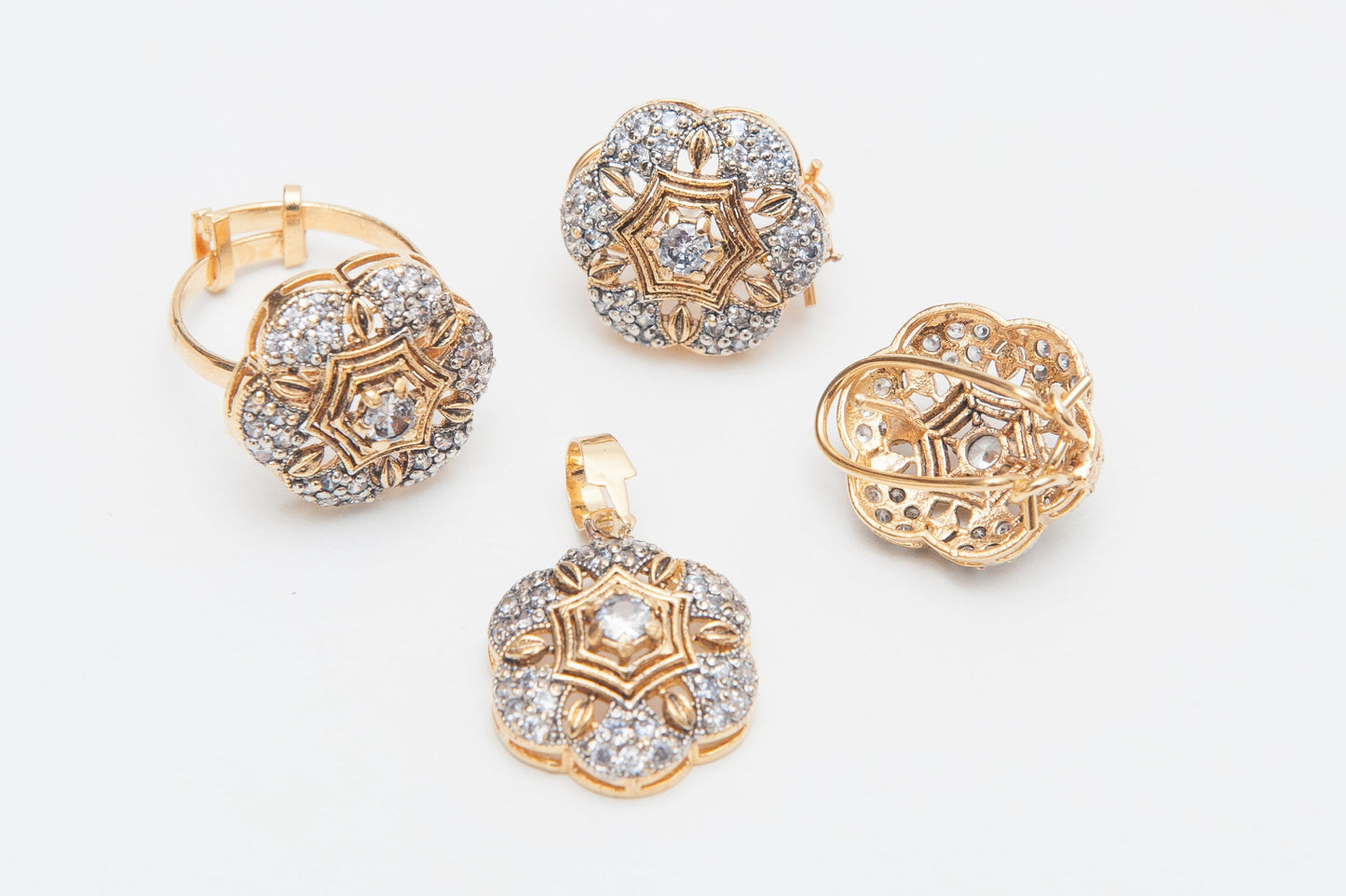 Golden Flower Locket Set-Gol Plated