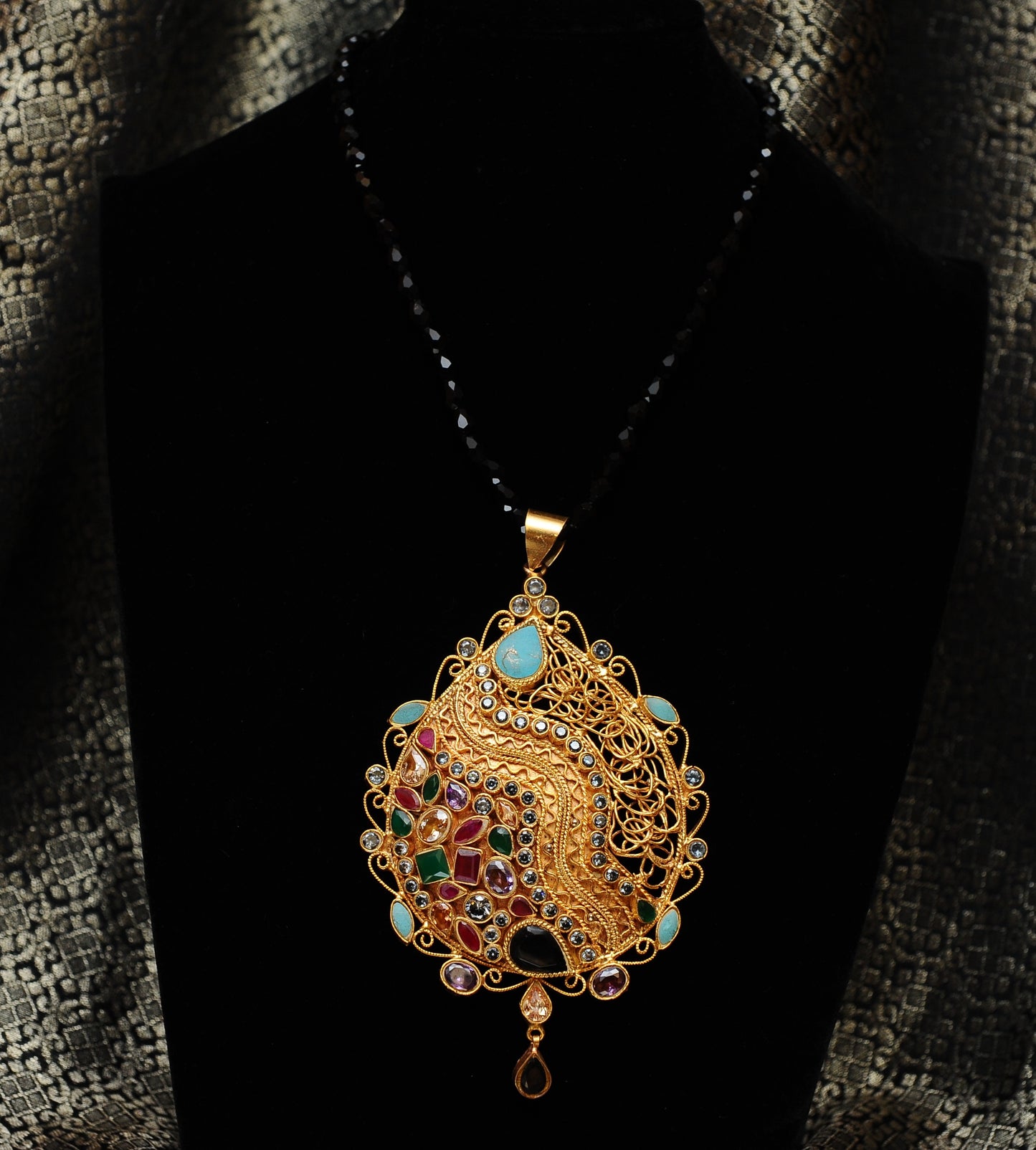 Noor Eclipse Pendant Necklace-Kundan